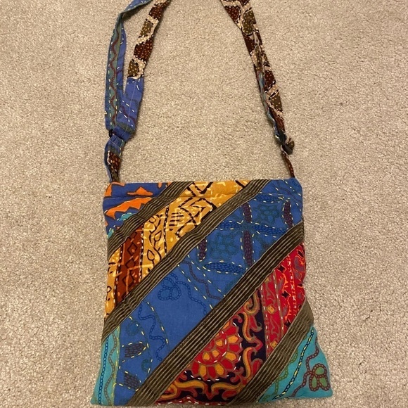TRIBAL Printed Purse - Picture 9 of 11